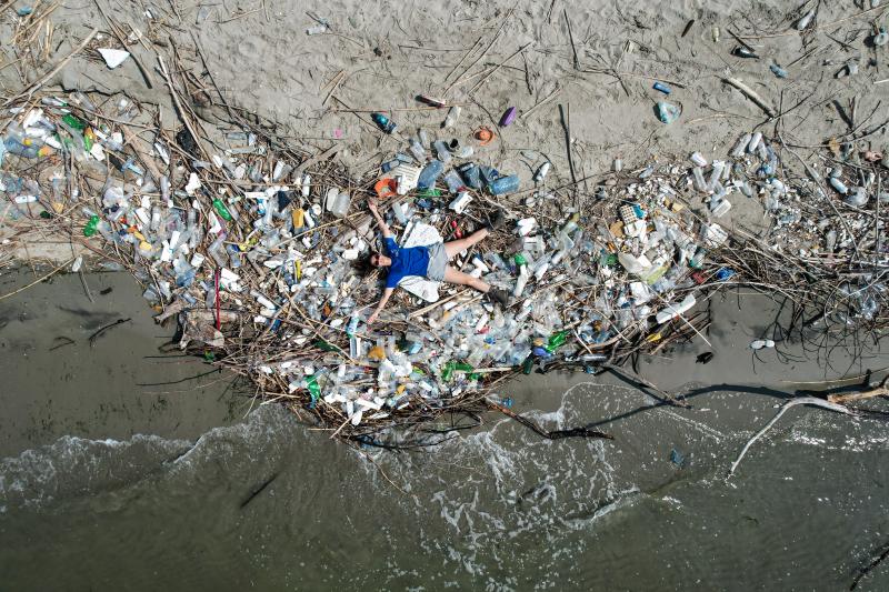 Crise de la pollution plastique - River Cleanup