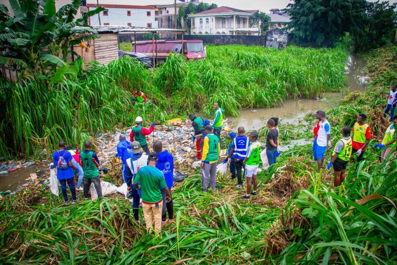 River Cleanup Day - August 2024 : Denver river - River Cleanup