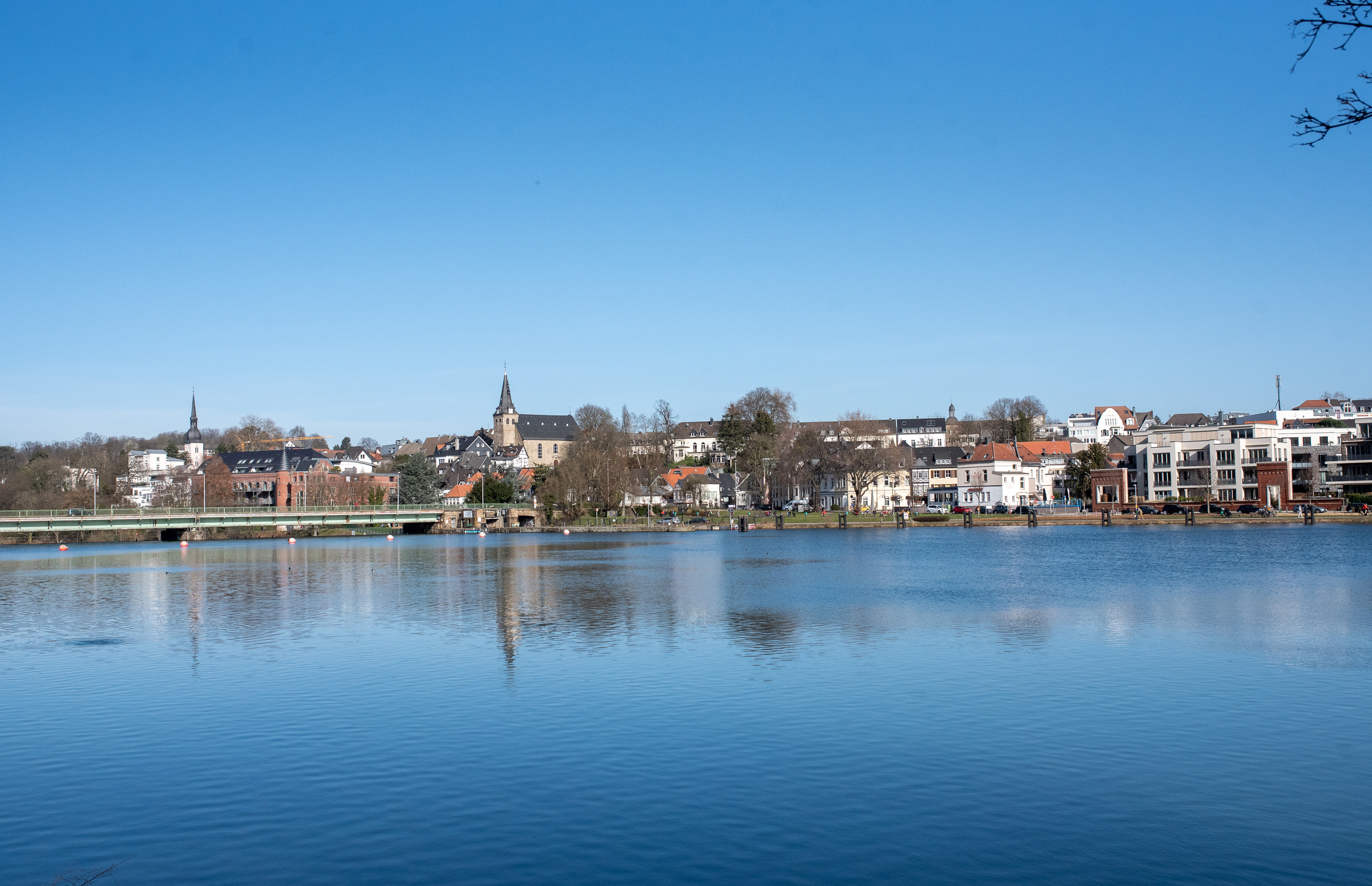Kettwig blauer Himmel Silhuette 02-2021 2 gerade.jpg