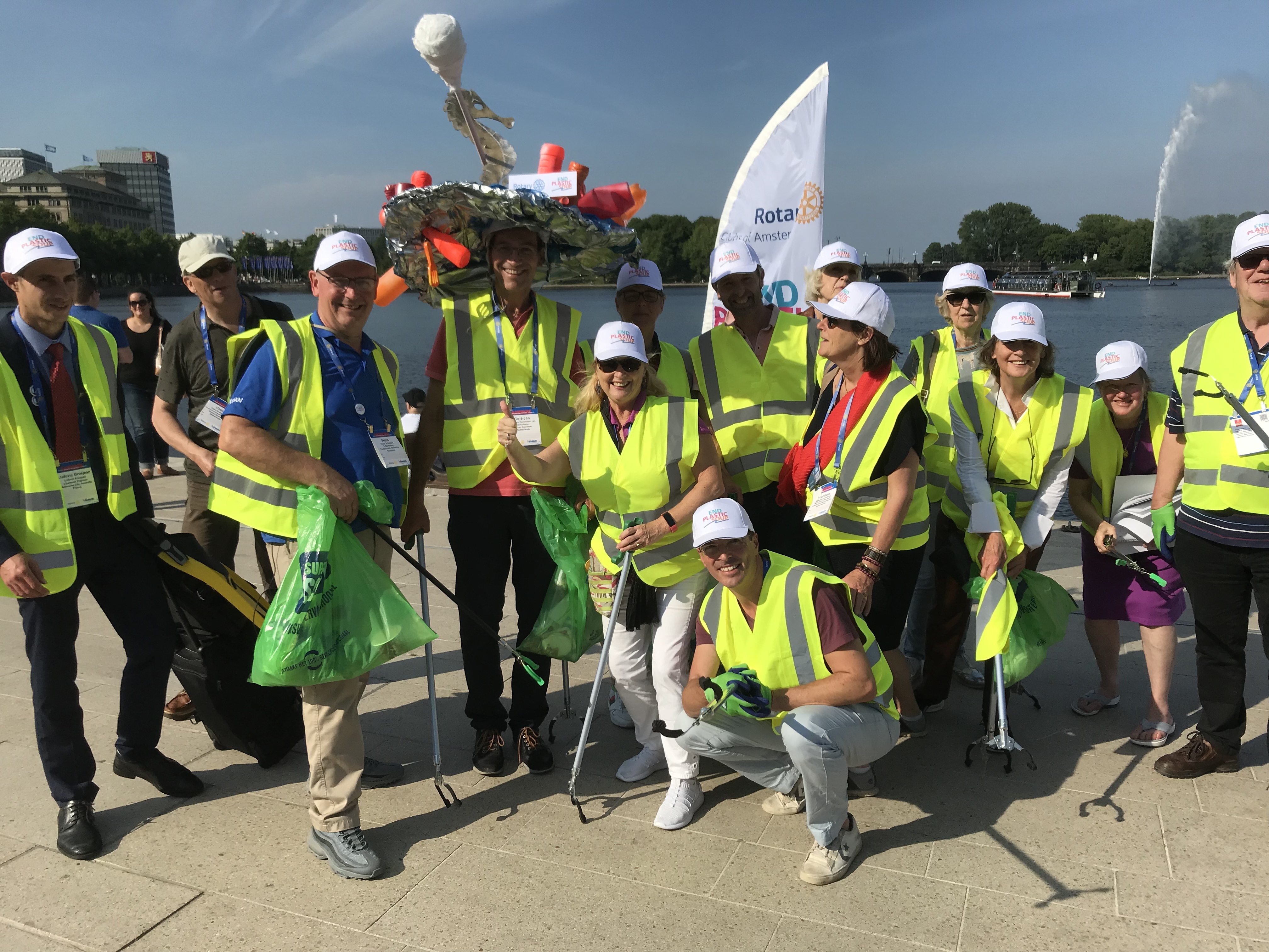 Hamburg 1-6-2018 Breakout Cleanup EndPlasticSoup.jpg