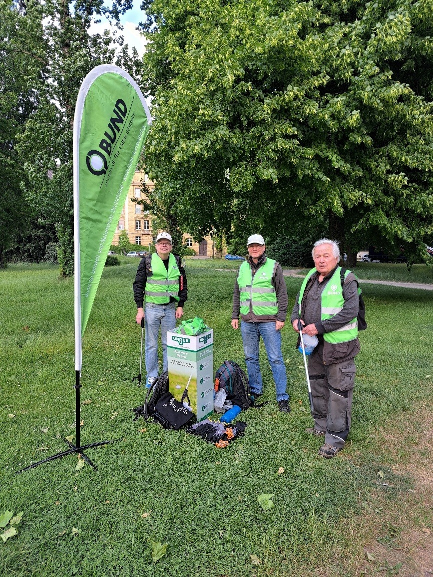 Sammelaktion BUND Düsseldorf - Rhine-Kippen-Woche