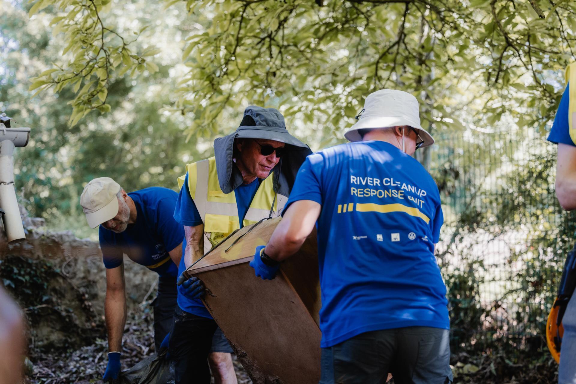River Cleanup_20-06-2026-Sombreffe_Captionthisagency-7 (1).jpg