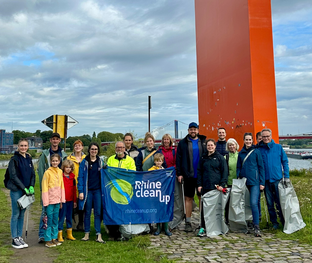 DUISPORT CLEANUP AN DER RHEINORANGE
