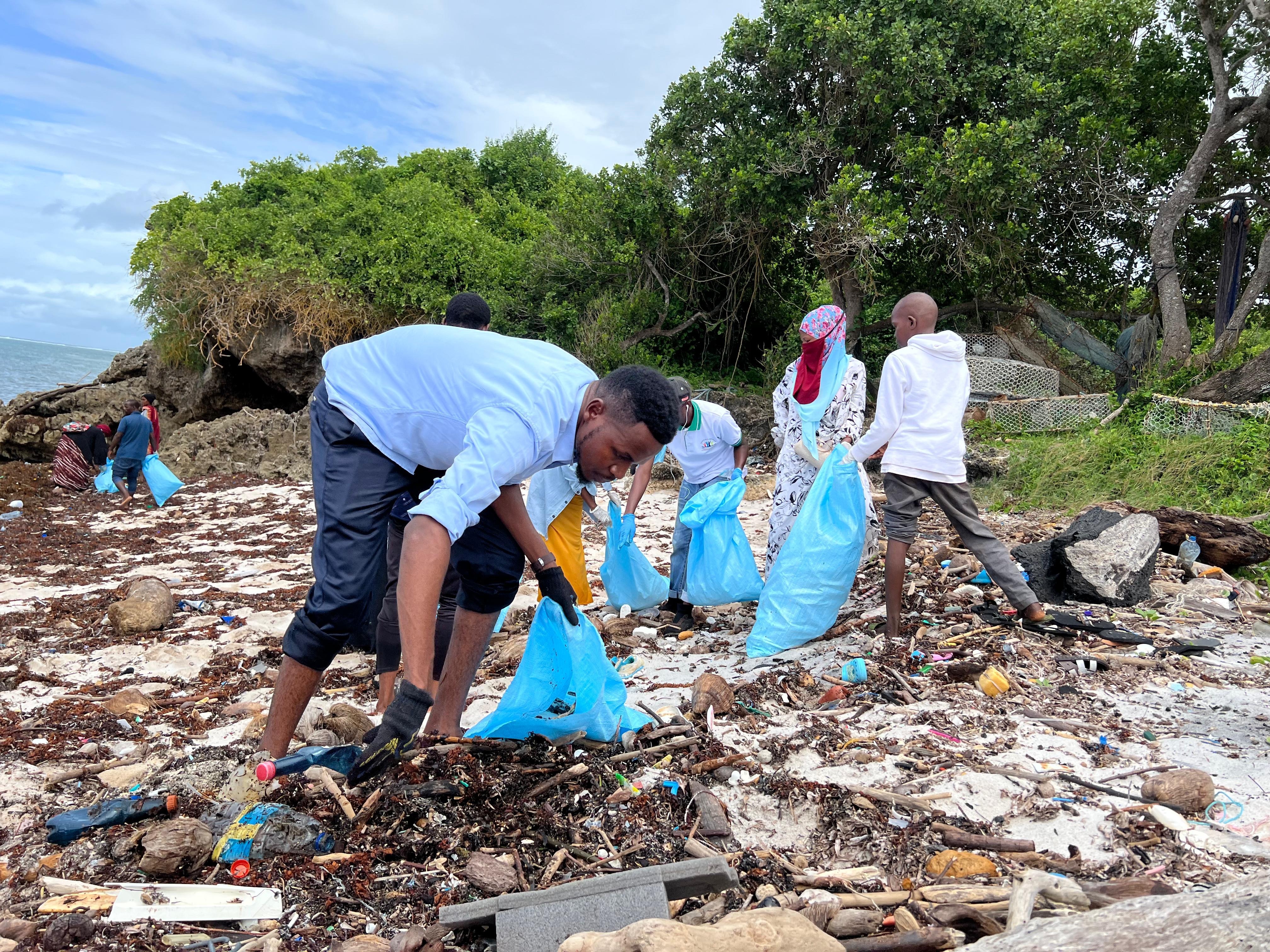 Nyari Kikadini Beach Clean Up 