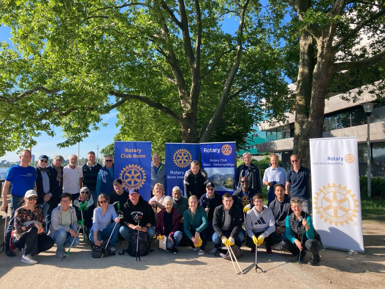 D RHINE - BONN ROTARY & ROTARACT 